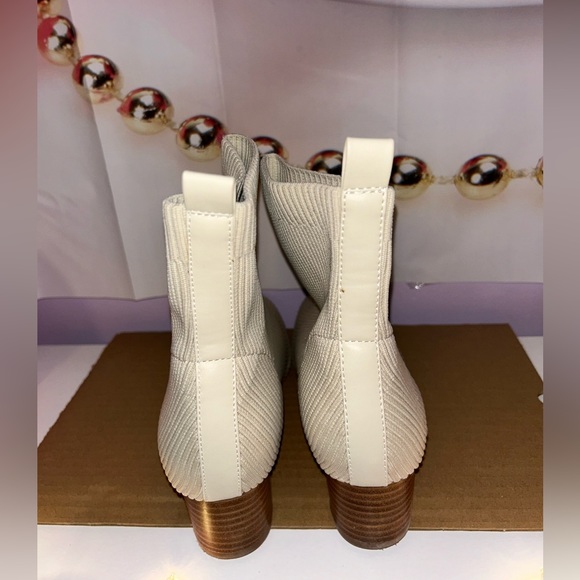 Boots, pre-loved by ME. - Picture 3 of 5